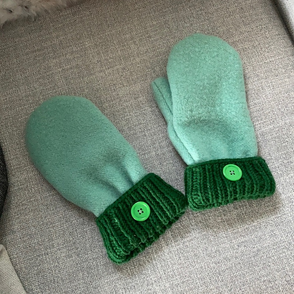 Wool gloves